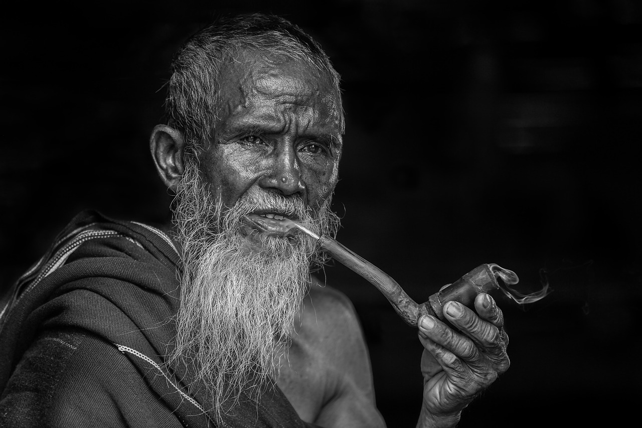 ¿Cuánto más dañino es un cigarro que una calada de Blu?