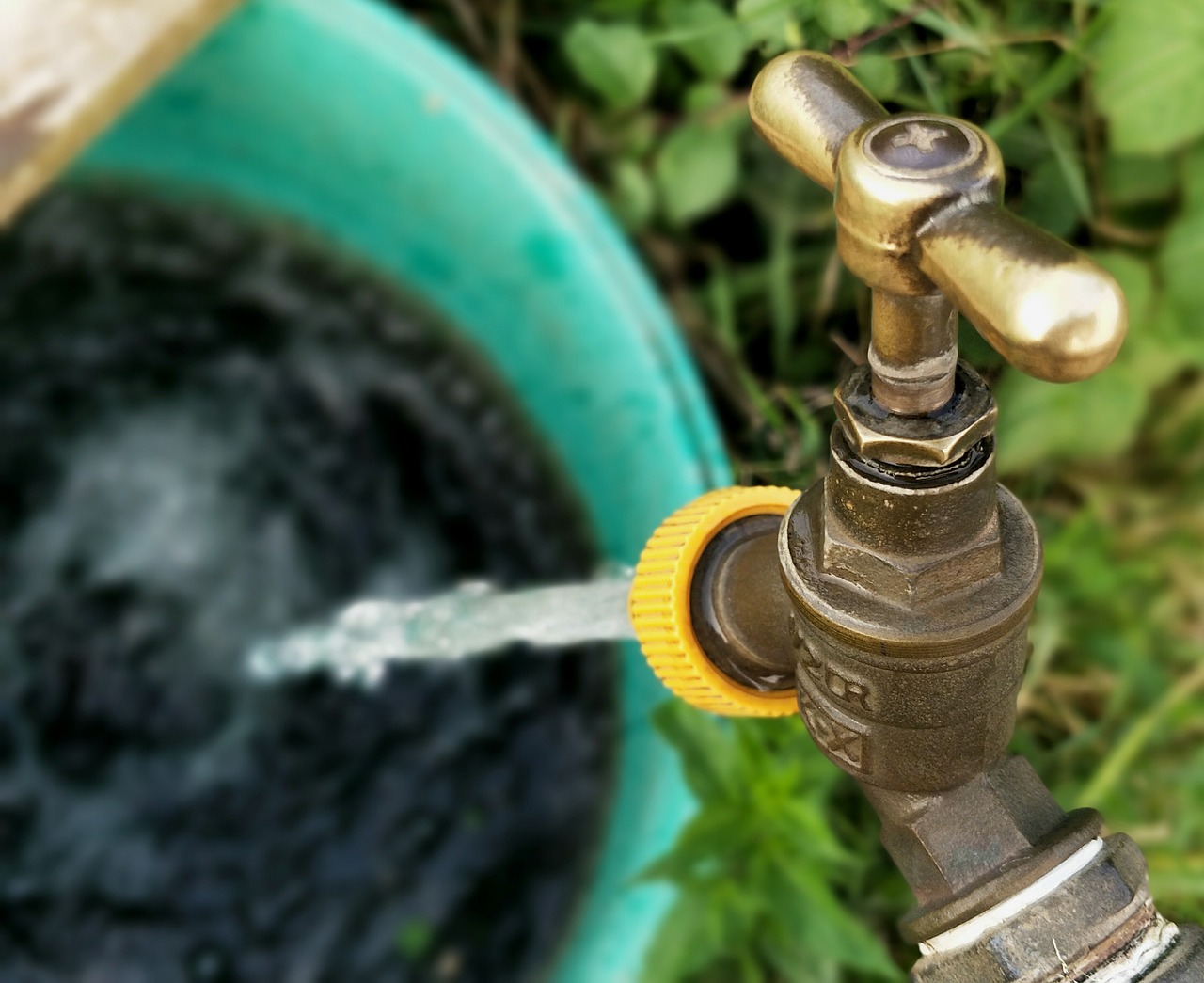 Cómo solucionar una fuga de agua en una tubería: Pasos a seguir