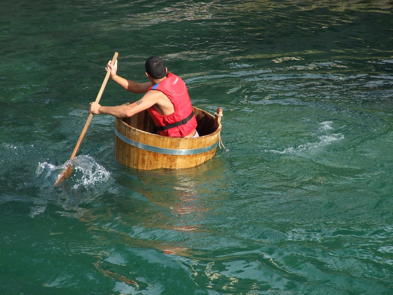 Cómo regular el flotador de la cisterna